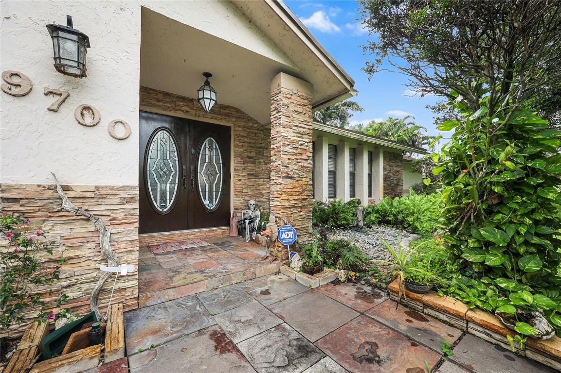 9700 NW 28th St Hollywood, FL 33024