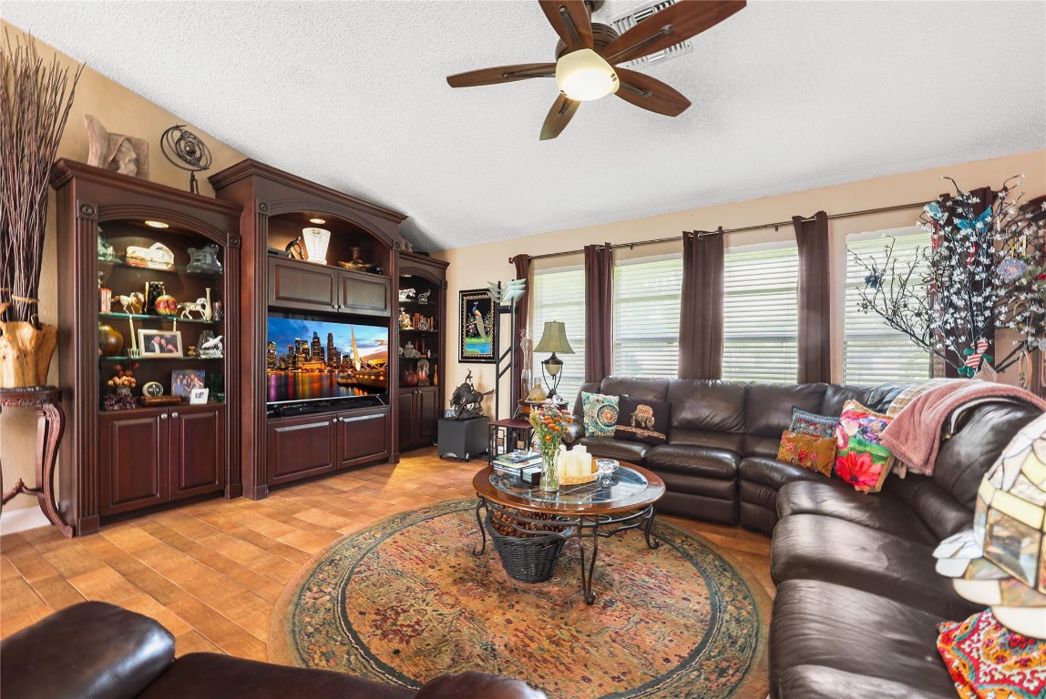 9700 NW 28th St Hollywood, FL 33024