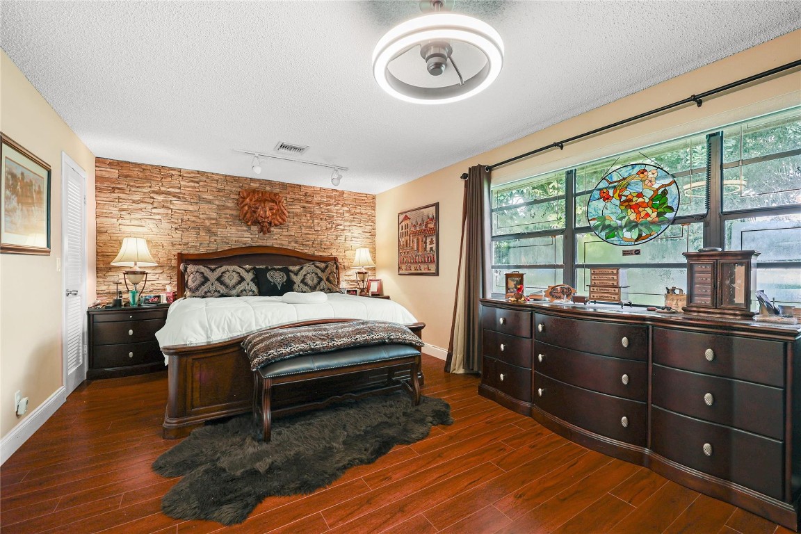 9700 NW 28th St Hollywood, FL 33024