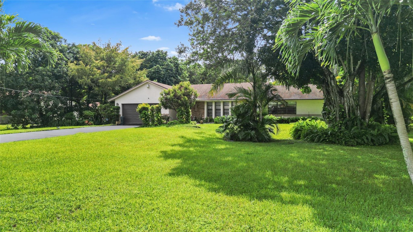 9700 NW 28th St Hollywood, FL 33024