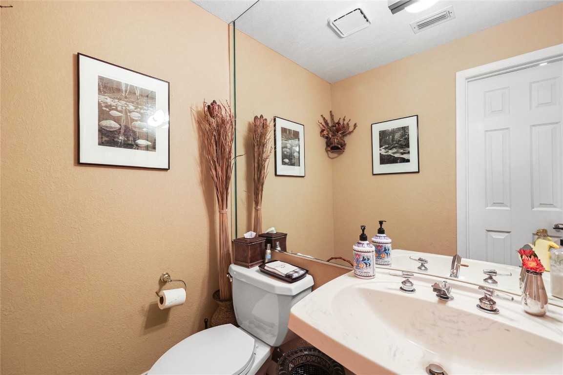 9700 NW 28th St Hollywood, FL 33024