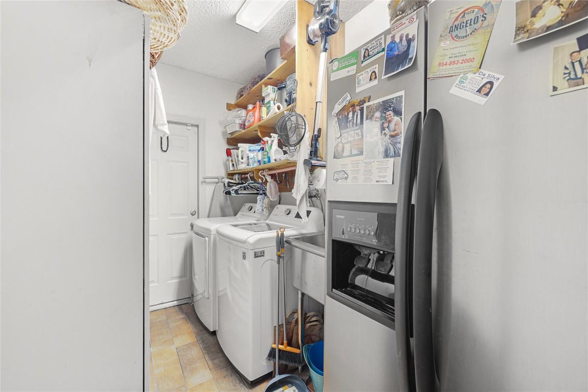 9700 NW 28th St Hollywood, FL 33024