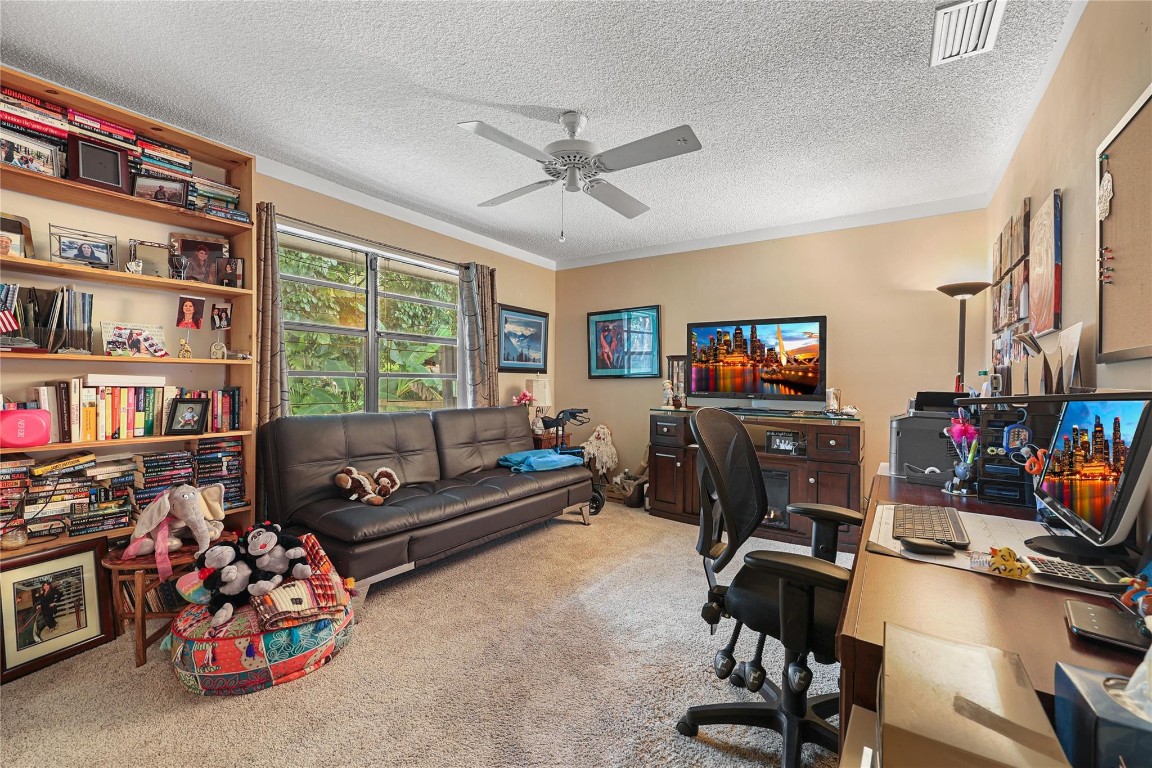 9700 NW 28th St Hollywood, FL 33024