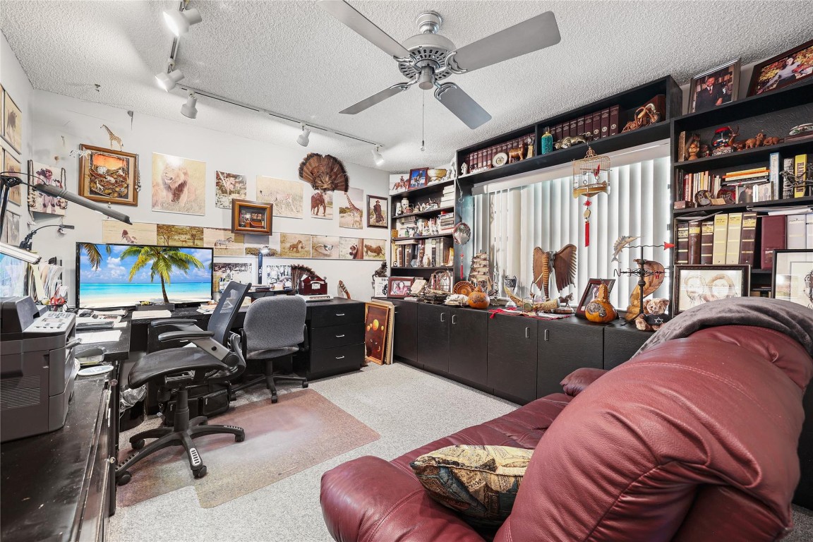 9700 NW 28th St Hollywood, FL 33024