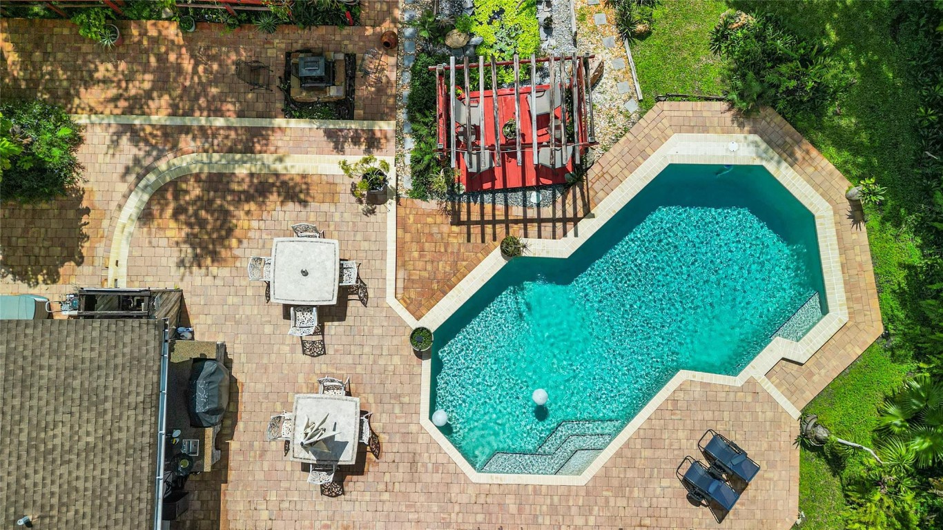 9700 NW 28th St Hollywood, FL 33024