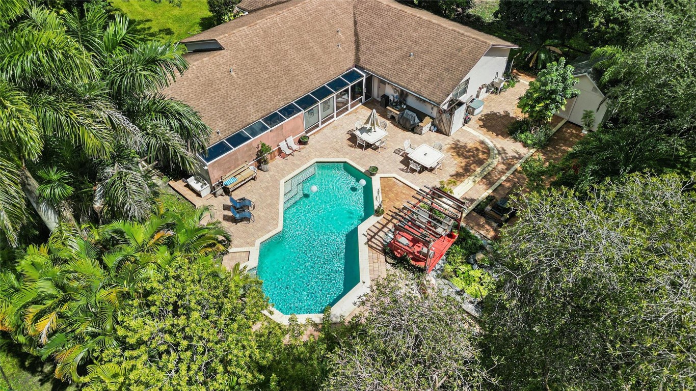 9700 NW 28th St Hollywood, FL 33024