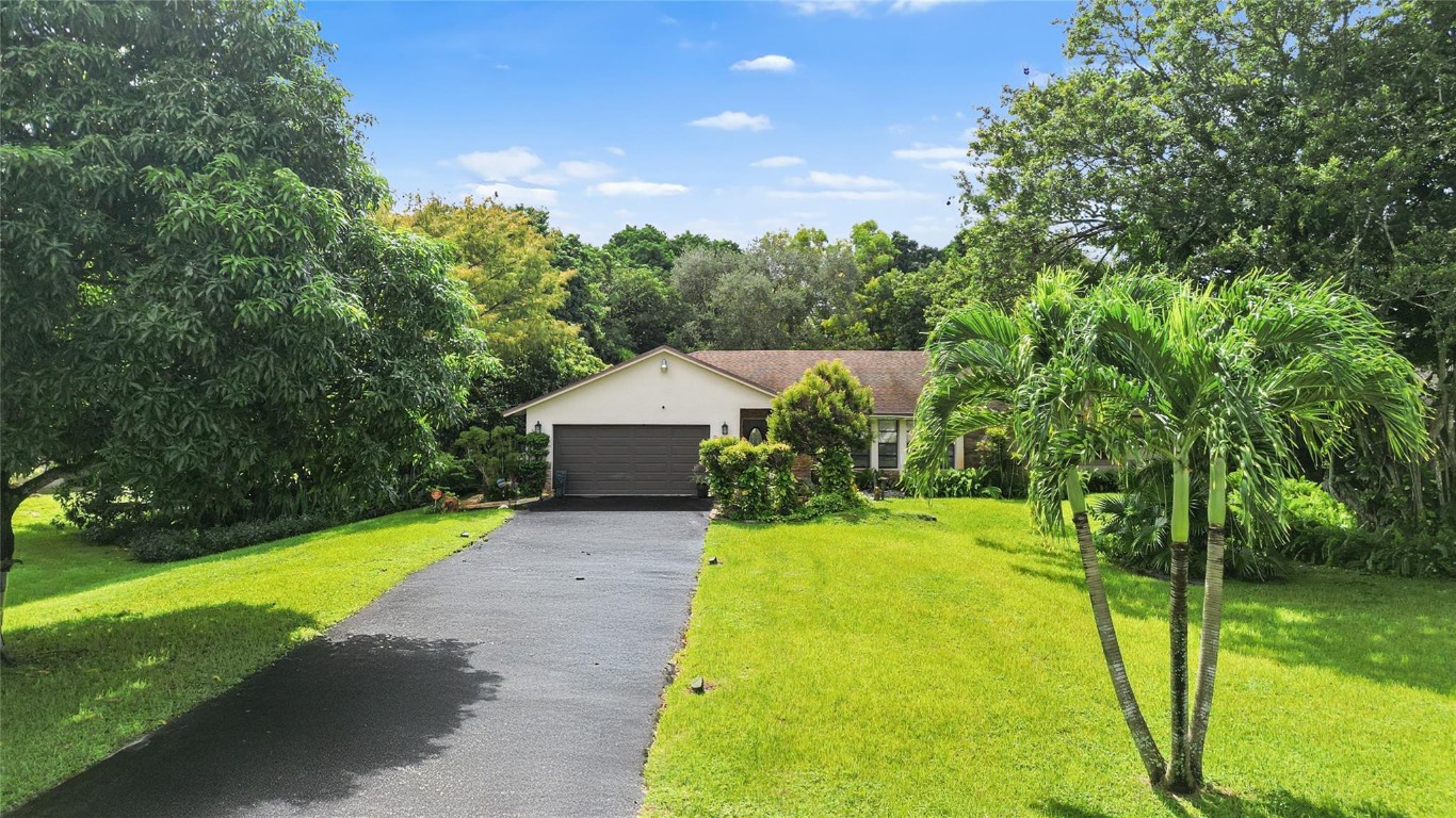 9700 NW 28th St Hollywood, FL 33024