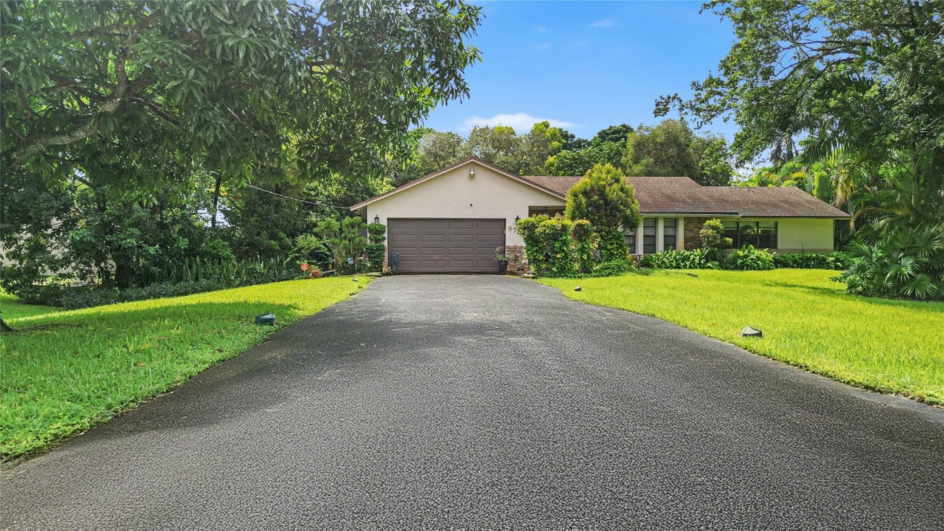 9700 NW 28th St Hollywood, FL 33024