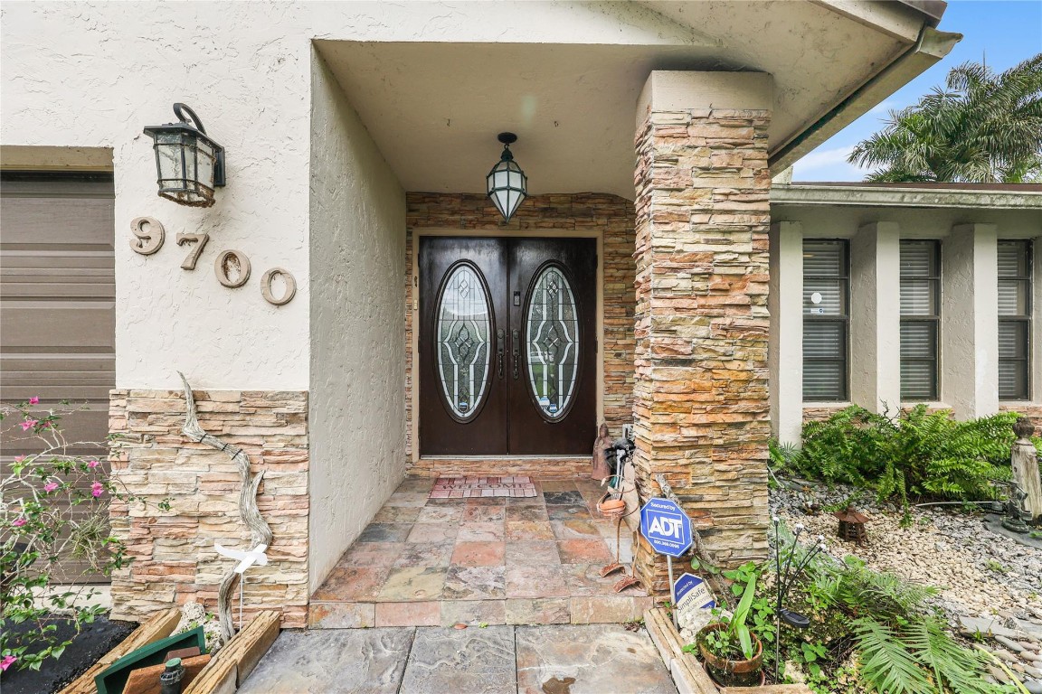 9700 NW 28th St Hollywood, FL 33024