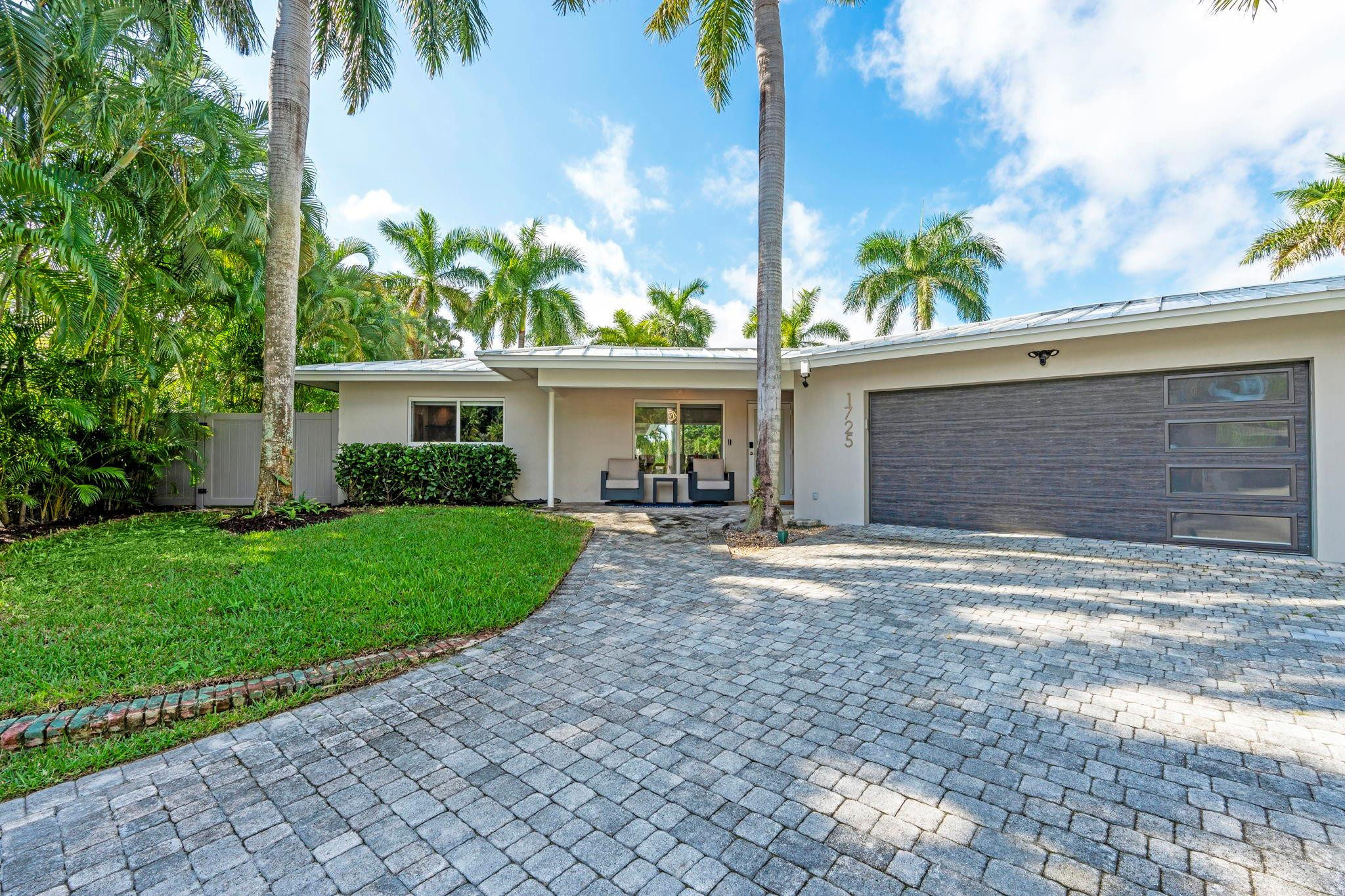 1725 NE 23rd Fort Lauderdale, FL 33305