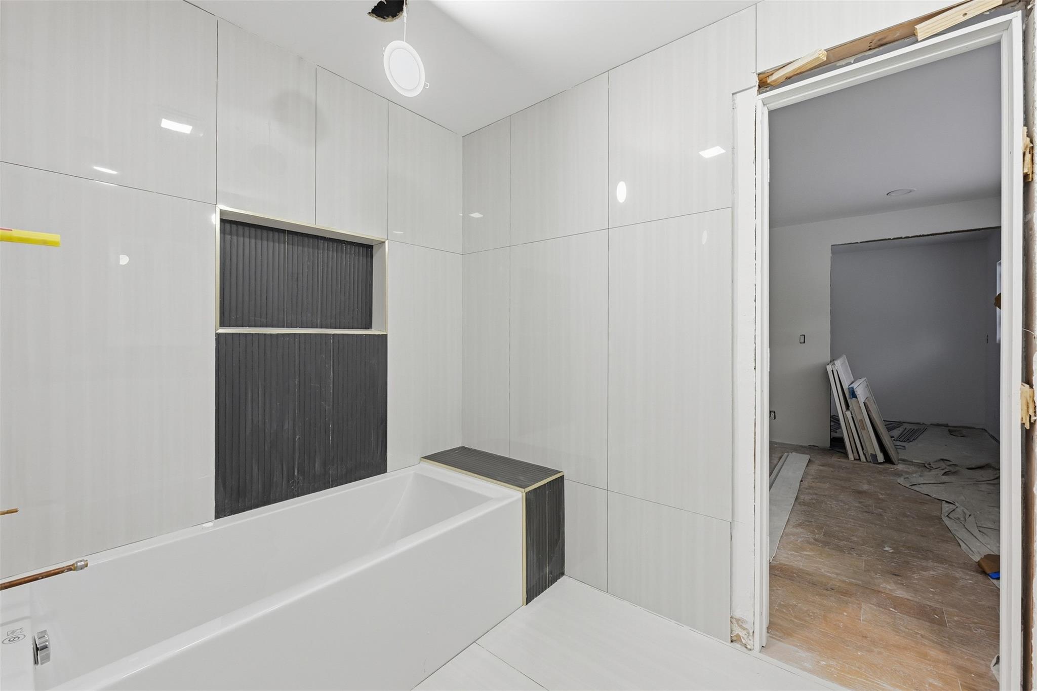 2026 NE 32nd Ave Fort Lauderdale, FL 33305