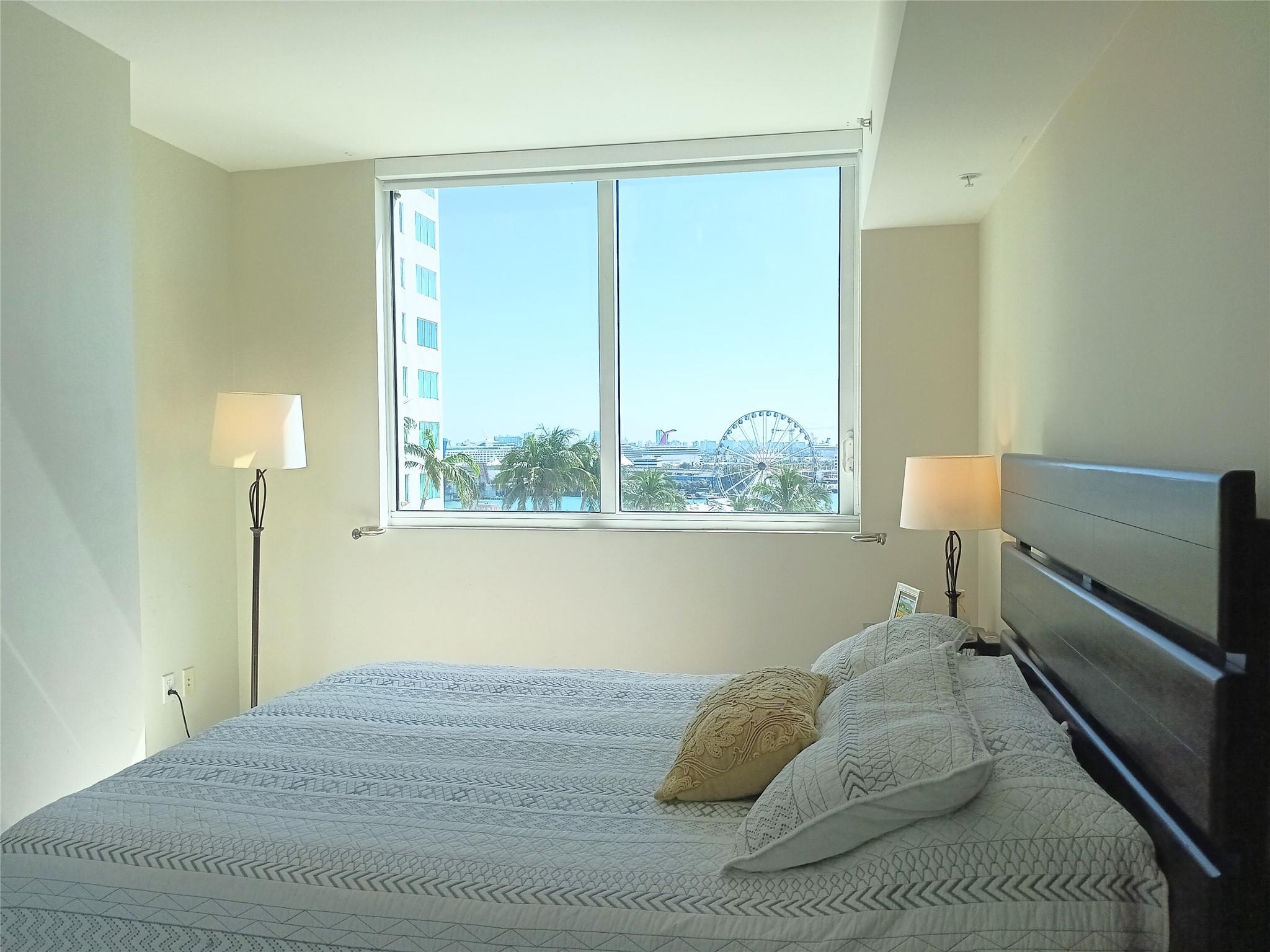 image Vizcayne South25