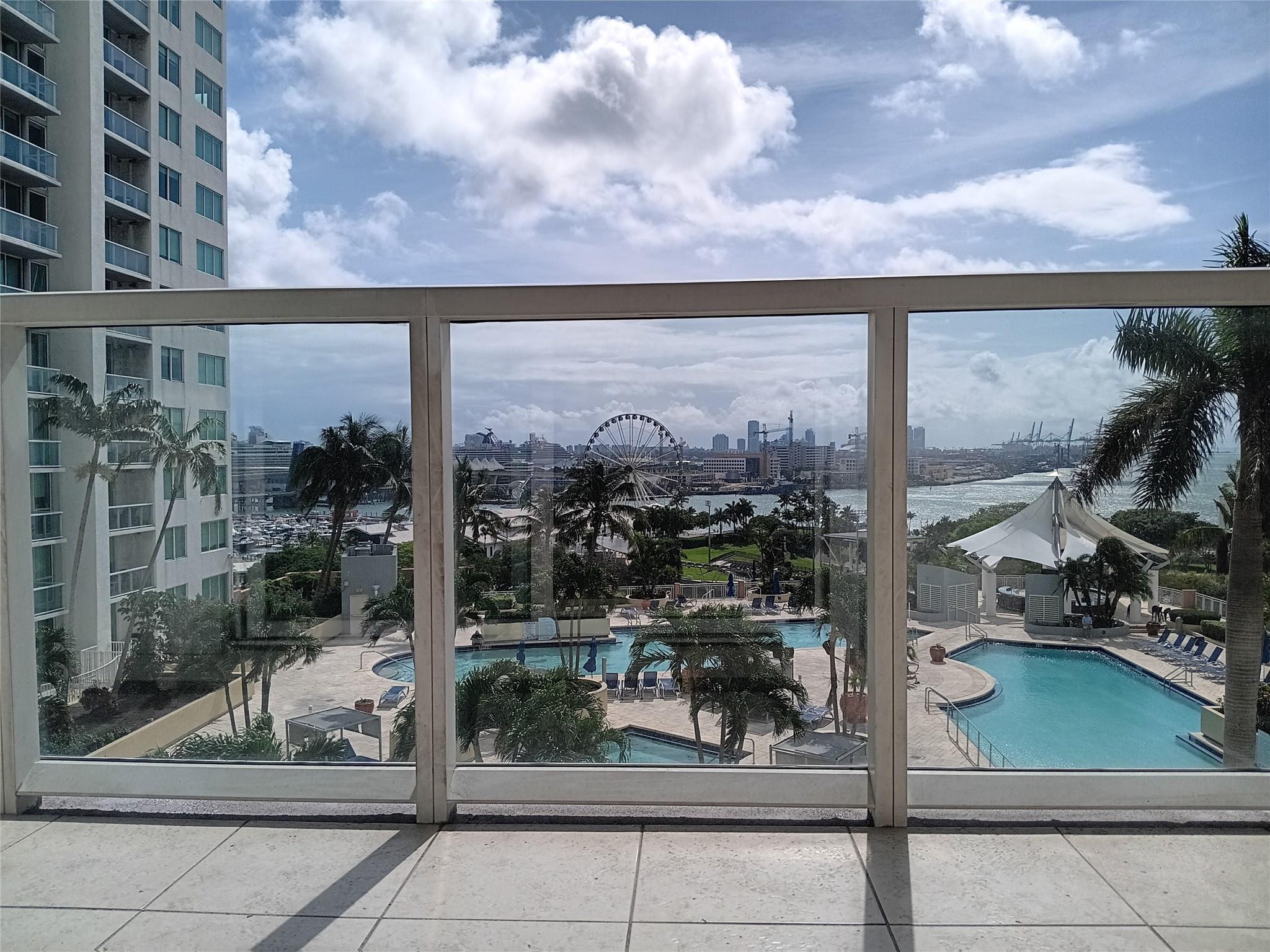 image Vizcayne South36