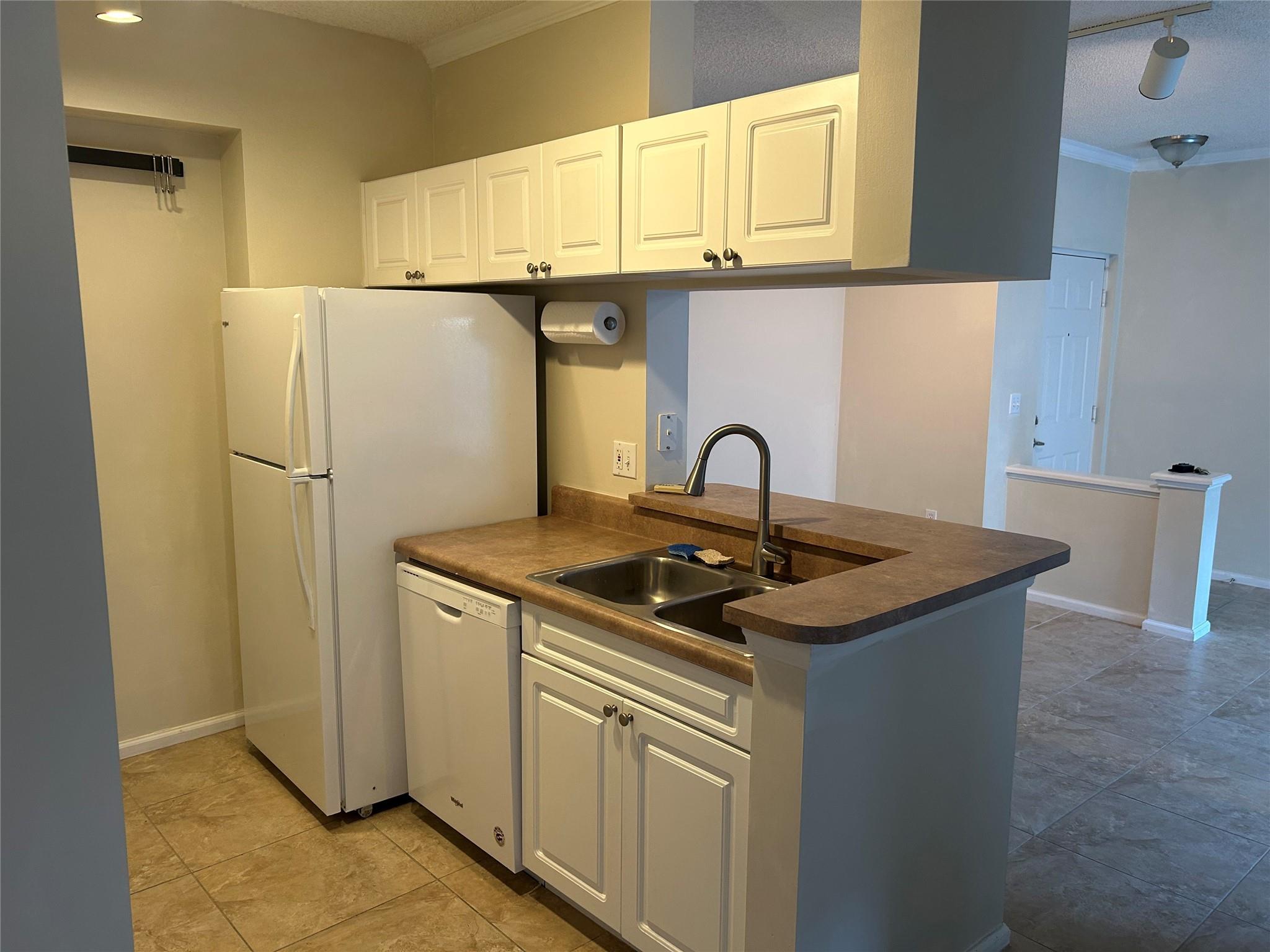 image Porto Bellagio Condo3