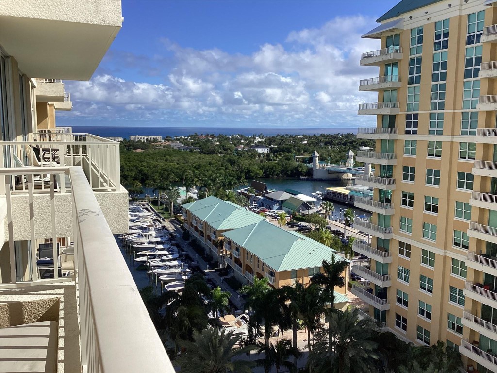 700 E Boynton Bch #1207