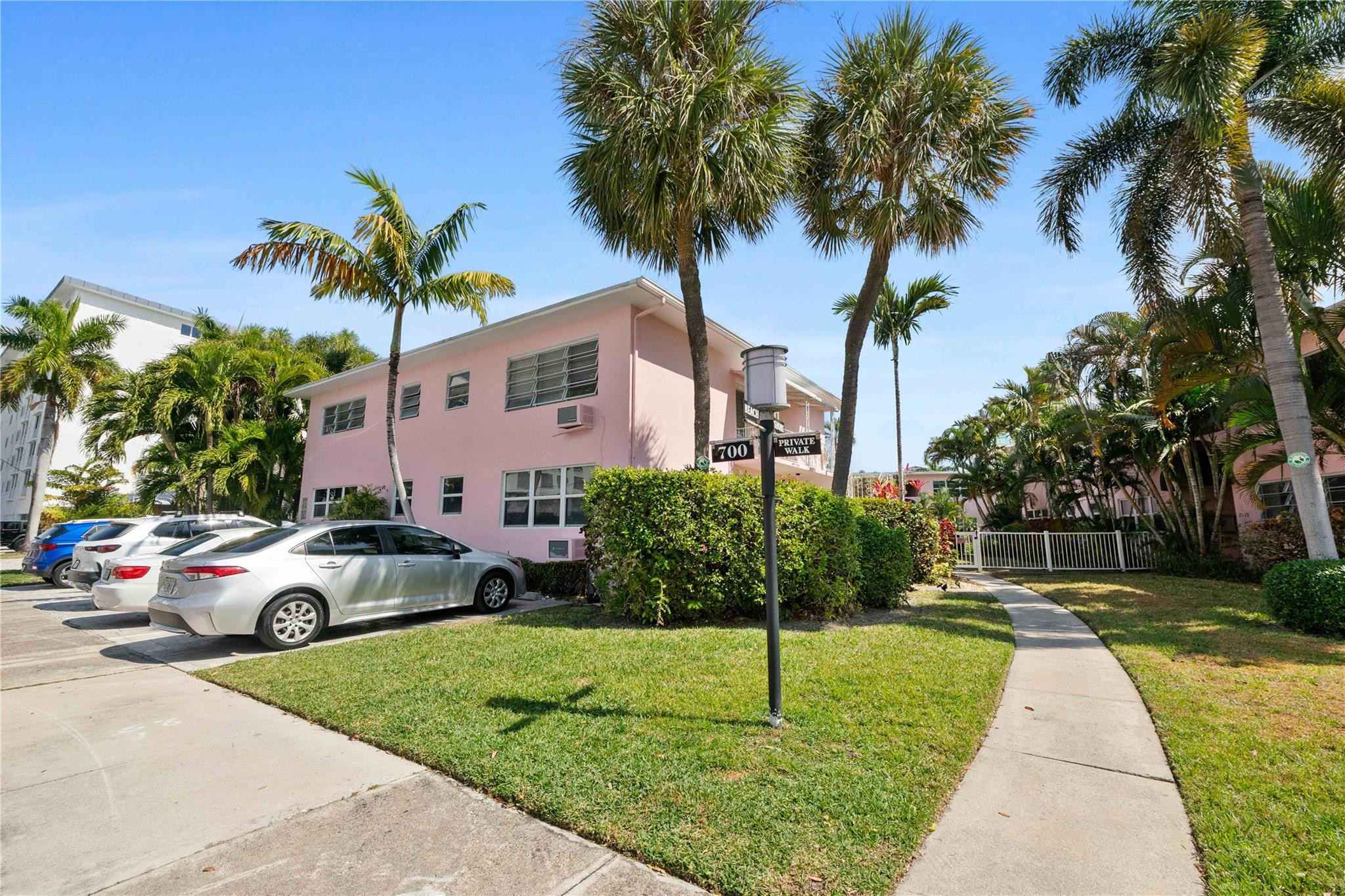 700 Bayshore #4 Fort Lauderdale, FL 33304