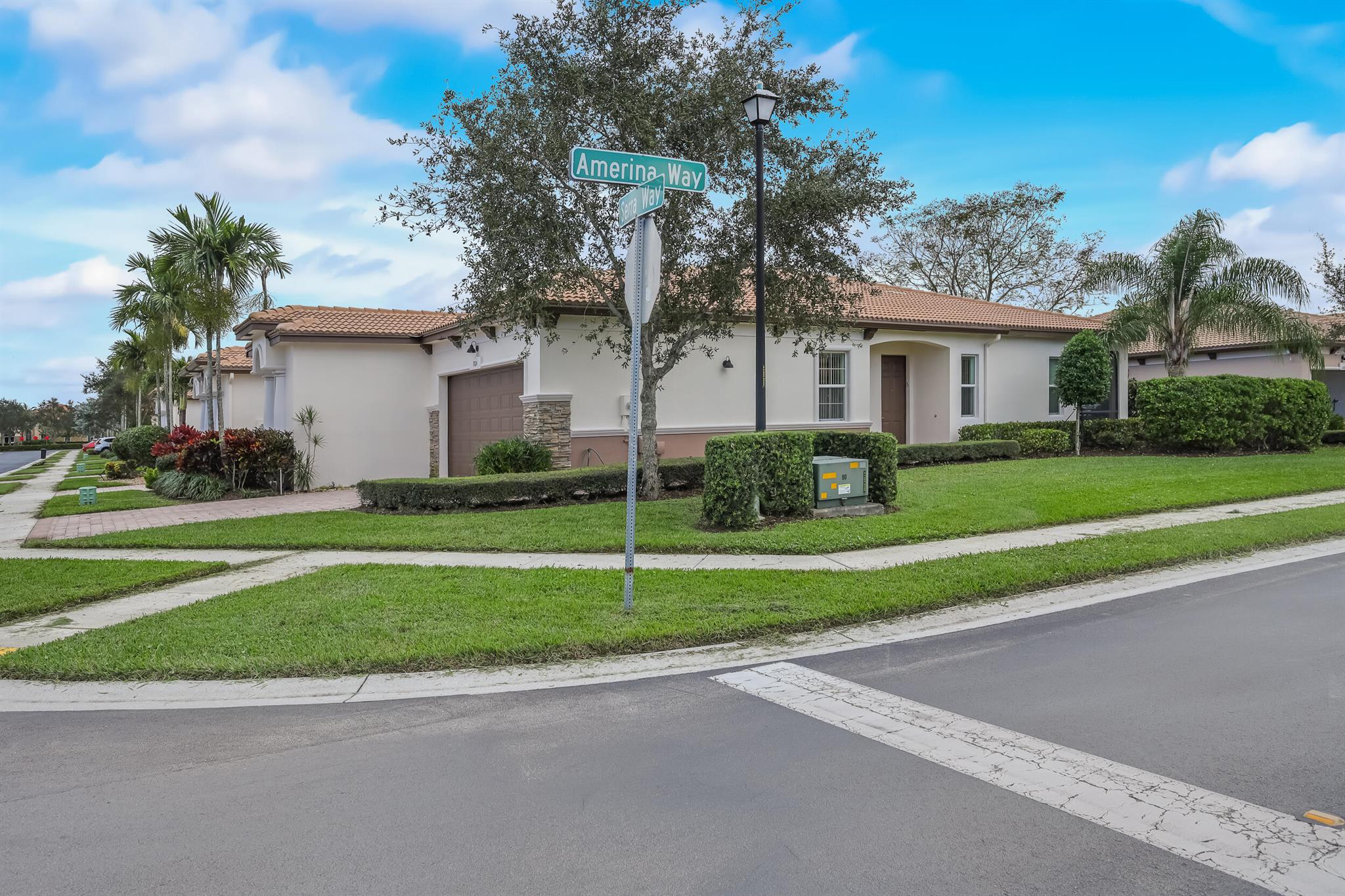 7824 Serra Way