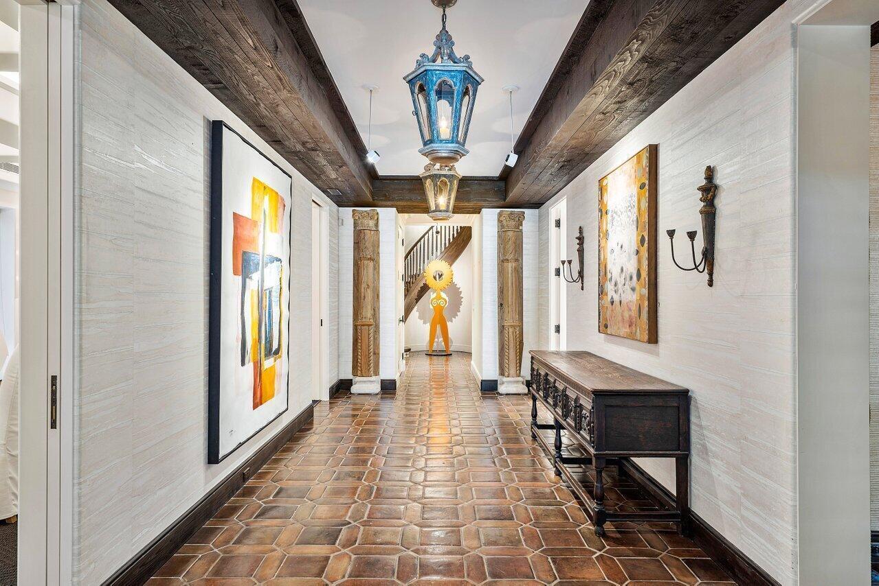 12 Lagomar Rd Palm Beach, FL 33480