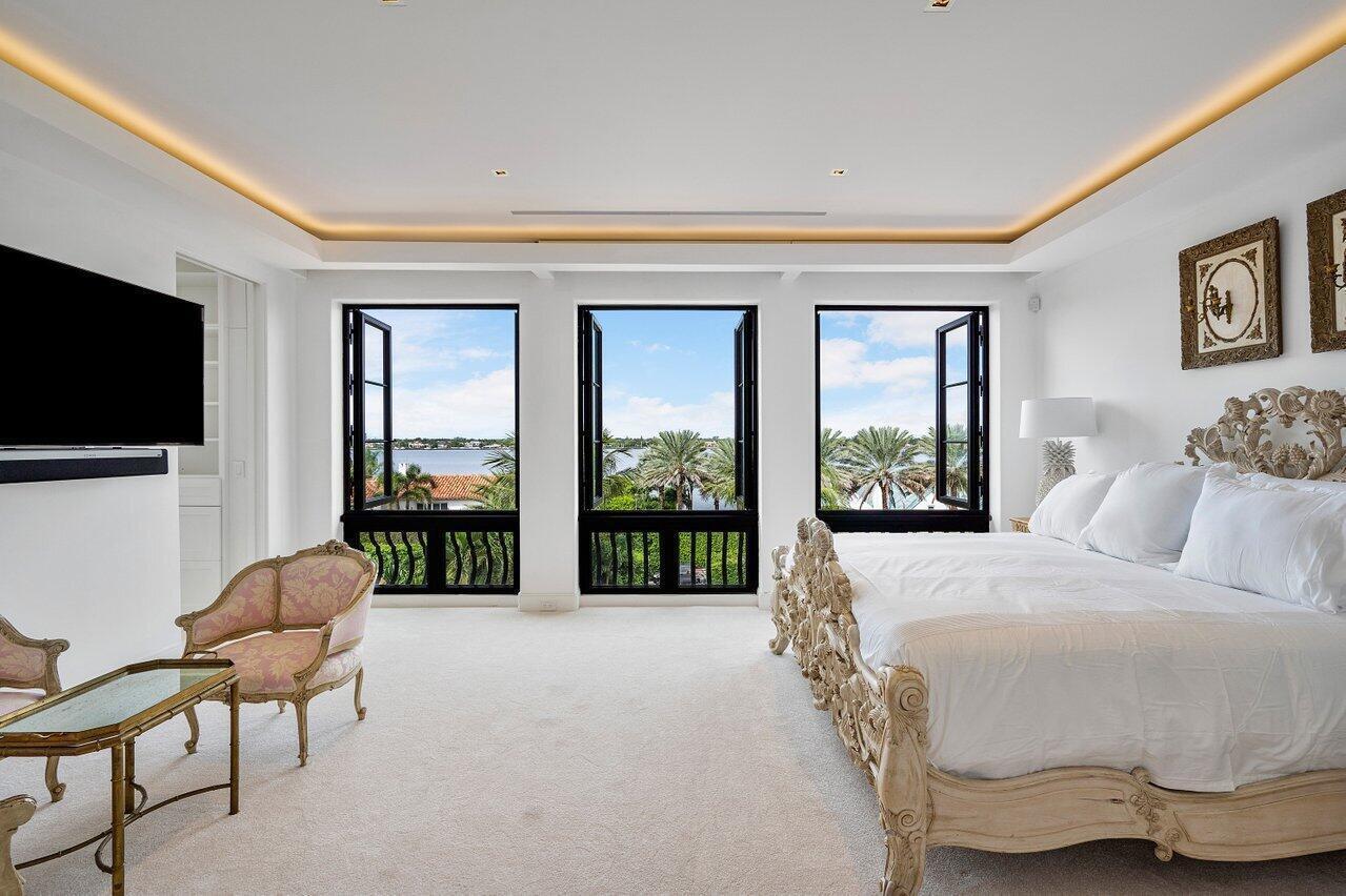 12 Lagomar Rd Palm Beach, FL 33480