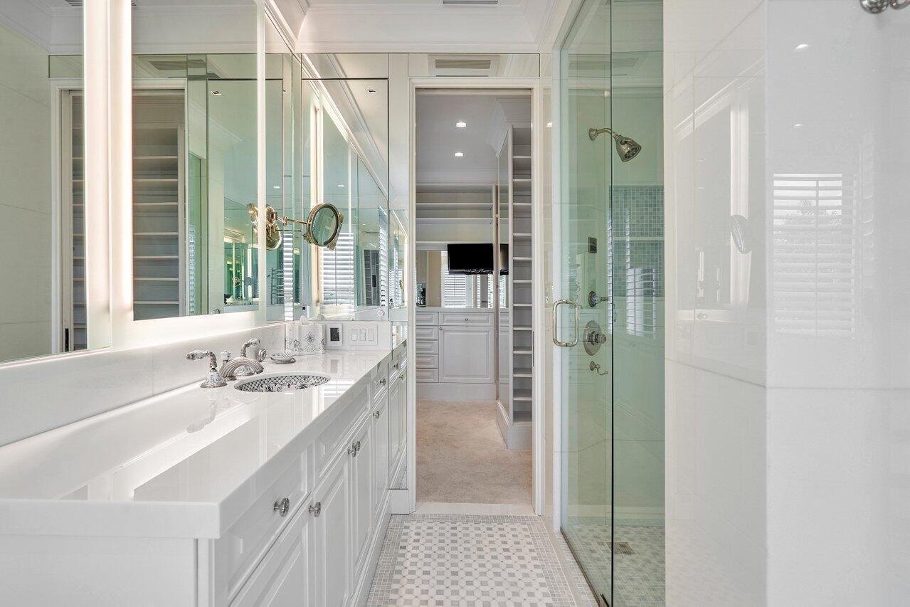 12 Lagomar Rd Palm Beach, FL 33480