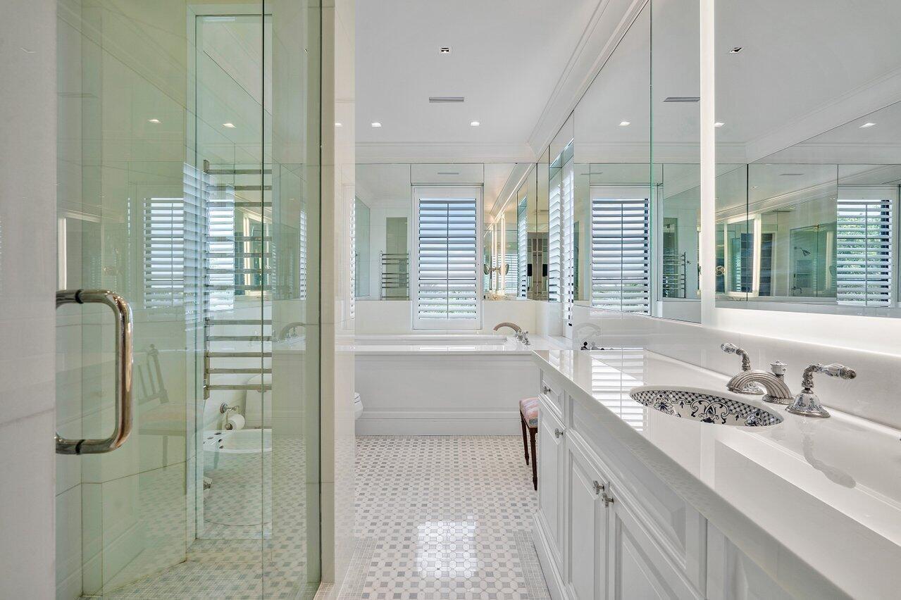 12 Lagomar Rd Palm Beach, FL 33480