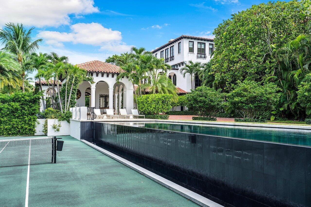 12 Lagomar Rd Palm Beach, FL 33480