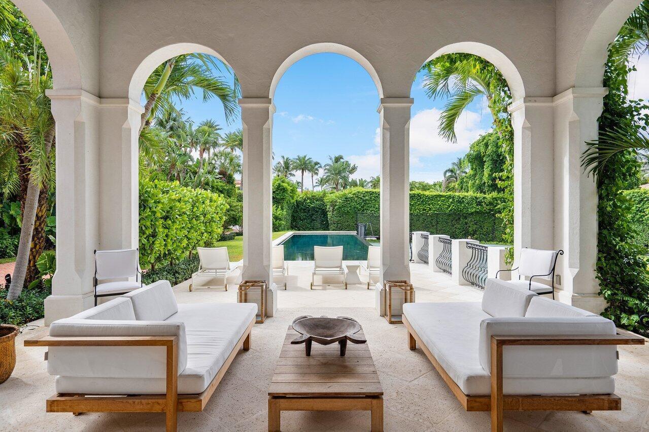 12 Lagomar Rd Palm Beach, FL 33480