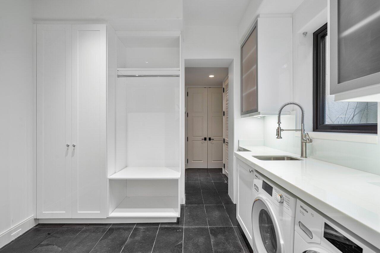 12 Lagomar Rd Palm Beach, FL 33480