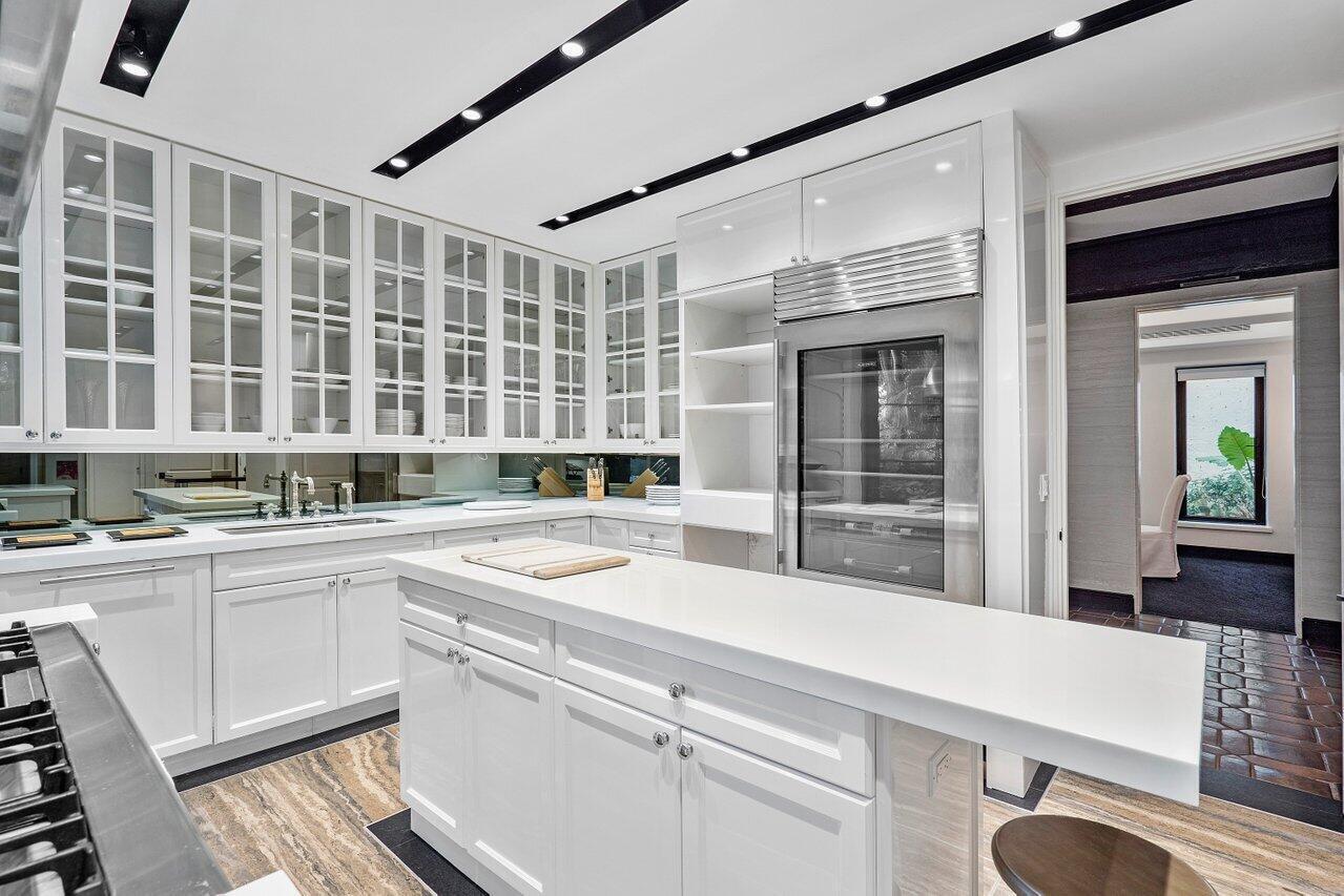 12 Lagomar Rd Palm Beach, FL 33480