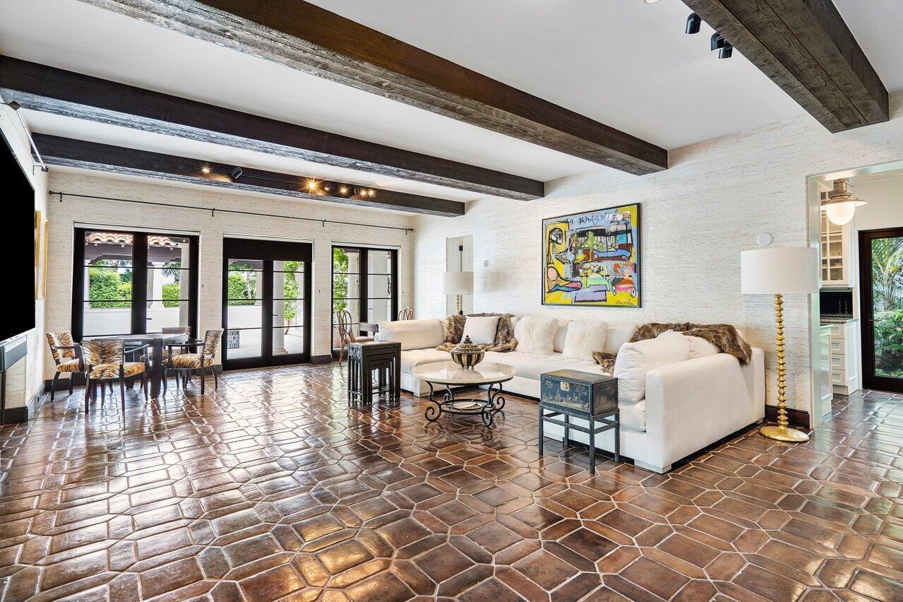 12 Lagomar Rd Palm Beach, FL 33480