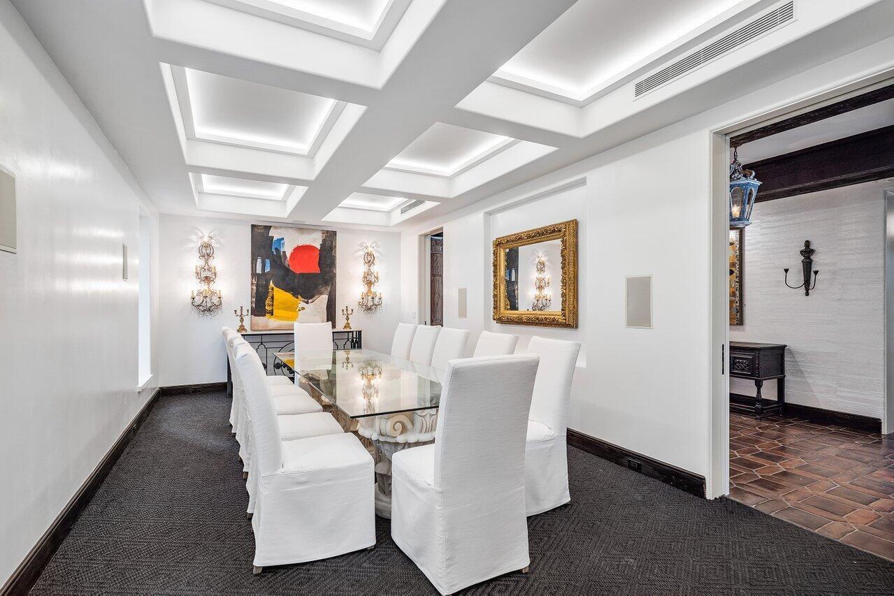 12 Lagomar Rd Palm Beach, FL 33480