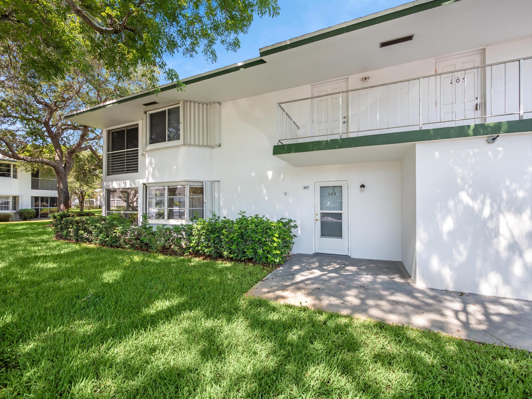 9 Westwood Ave #105b