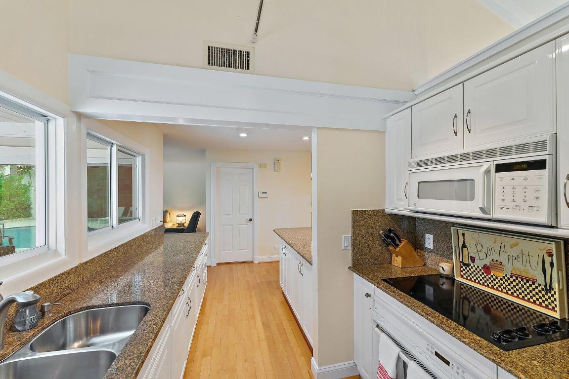 107 Mako Jupiter, FL 33477