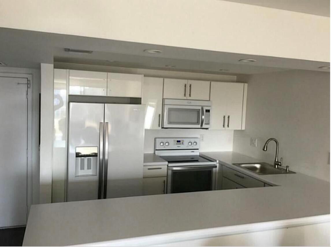 600 Three Iss Blvd #820