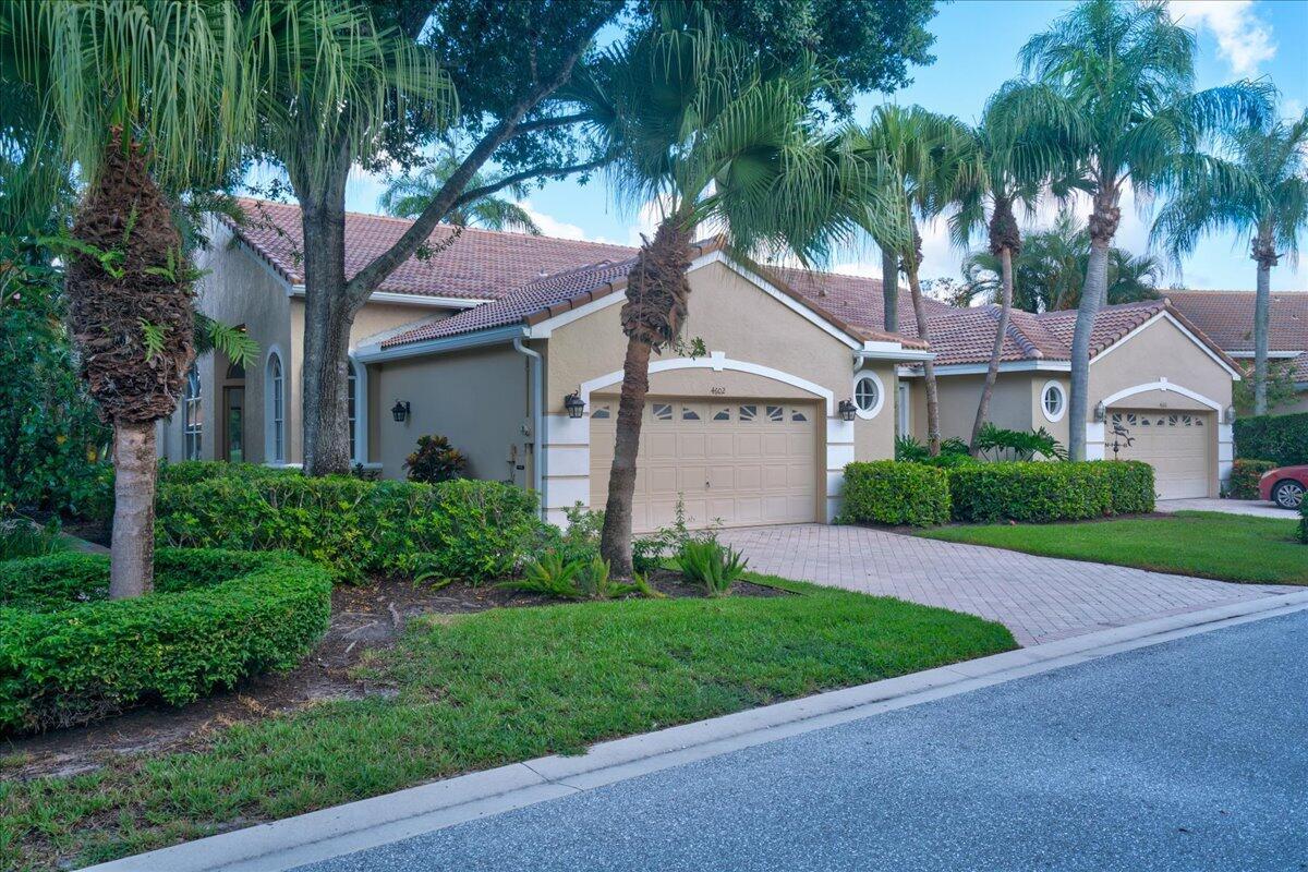 4602 Carlton Golf Dr