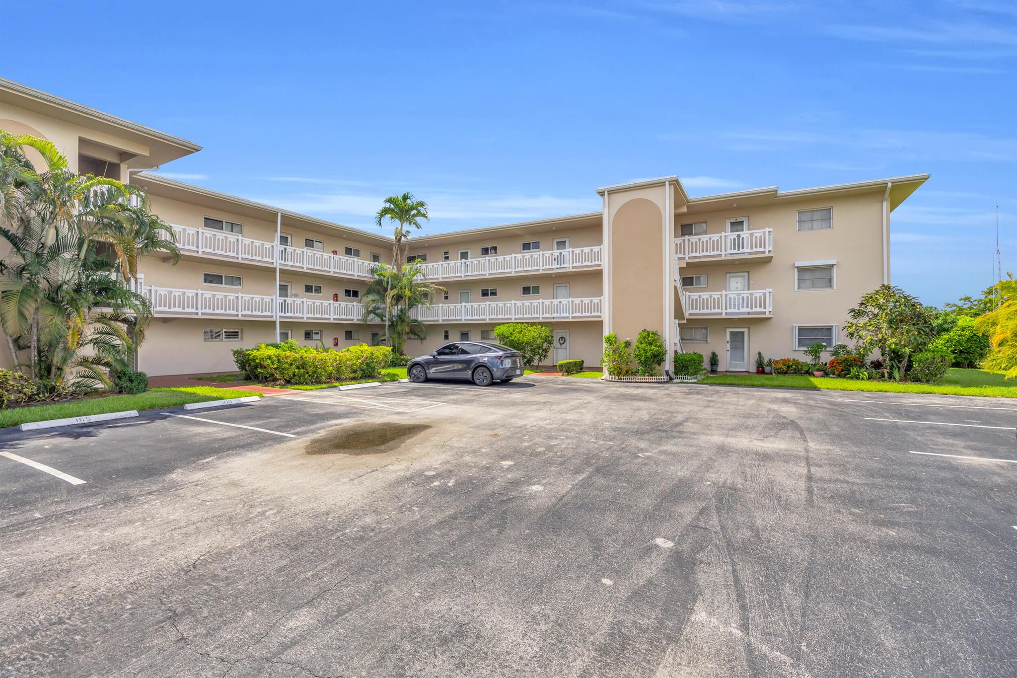 2724 Garden Dr #108
