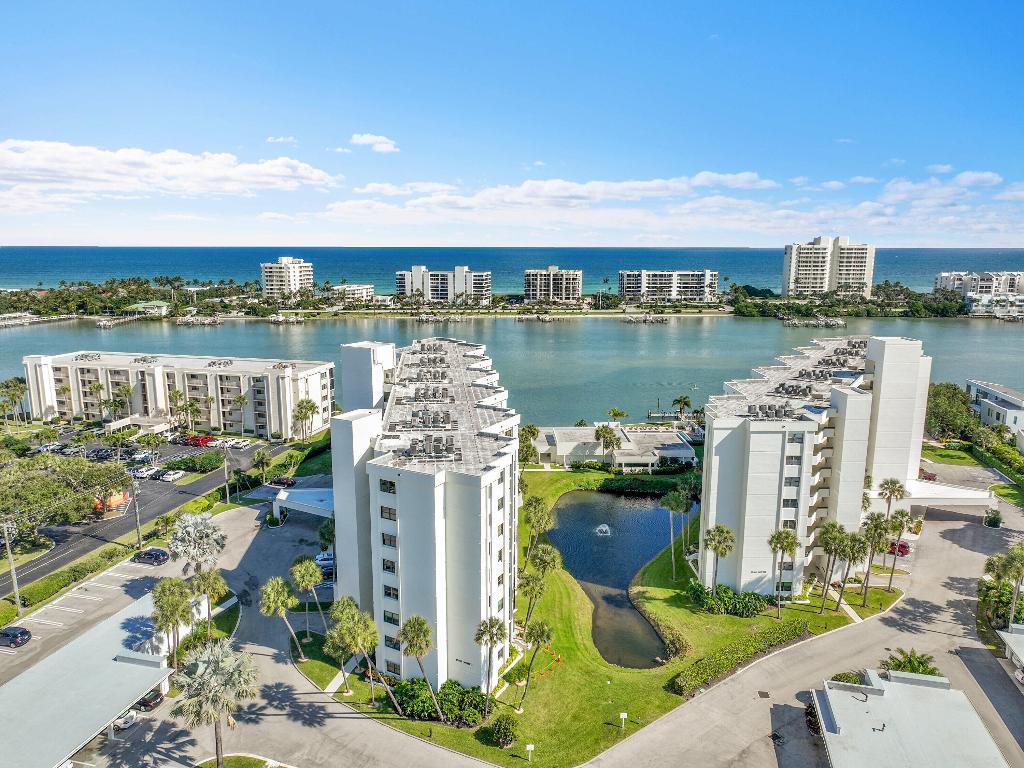 19800 Sandpointe Bay #204 Tequesta, FL 33469