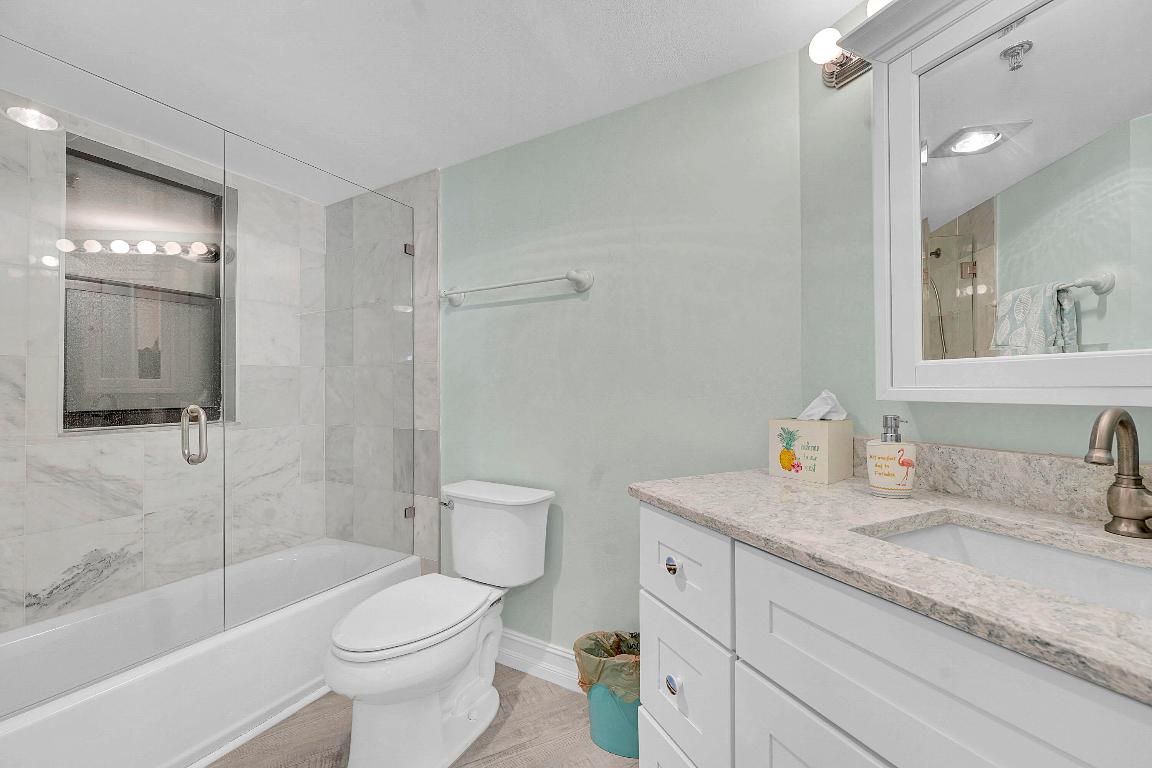 19800 Sandpointe Bay #204 Tequesta, FL 33469