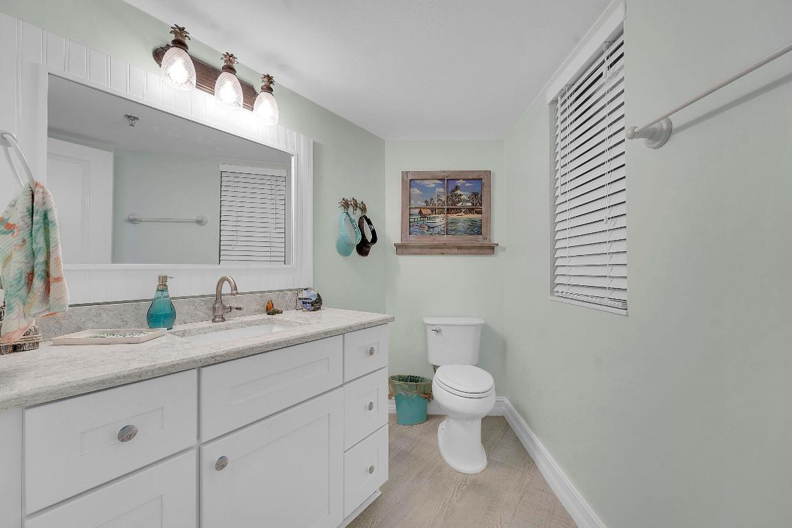 19800 Sandpointe Bay #204 Tequesta, FL 33469