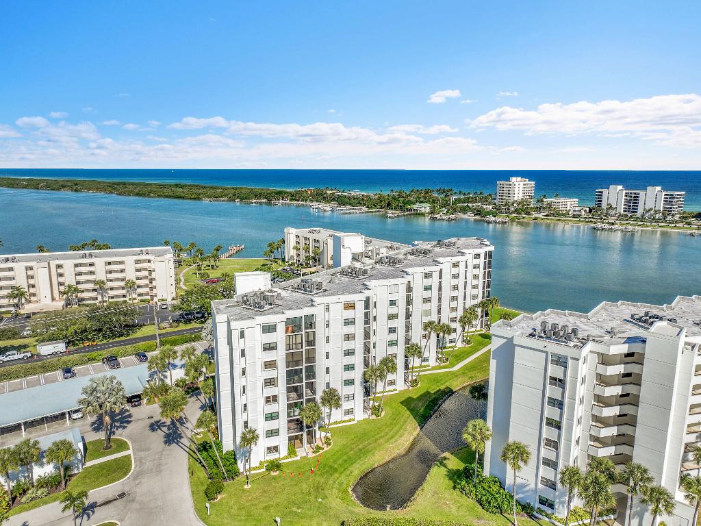 19800 Sandpointe Bay #204 Tequesta, FL 33469