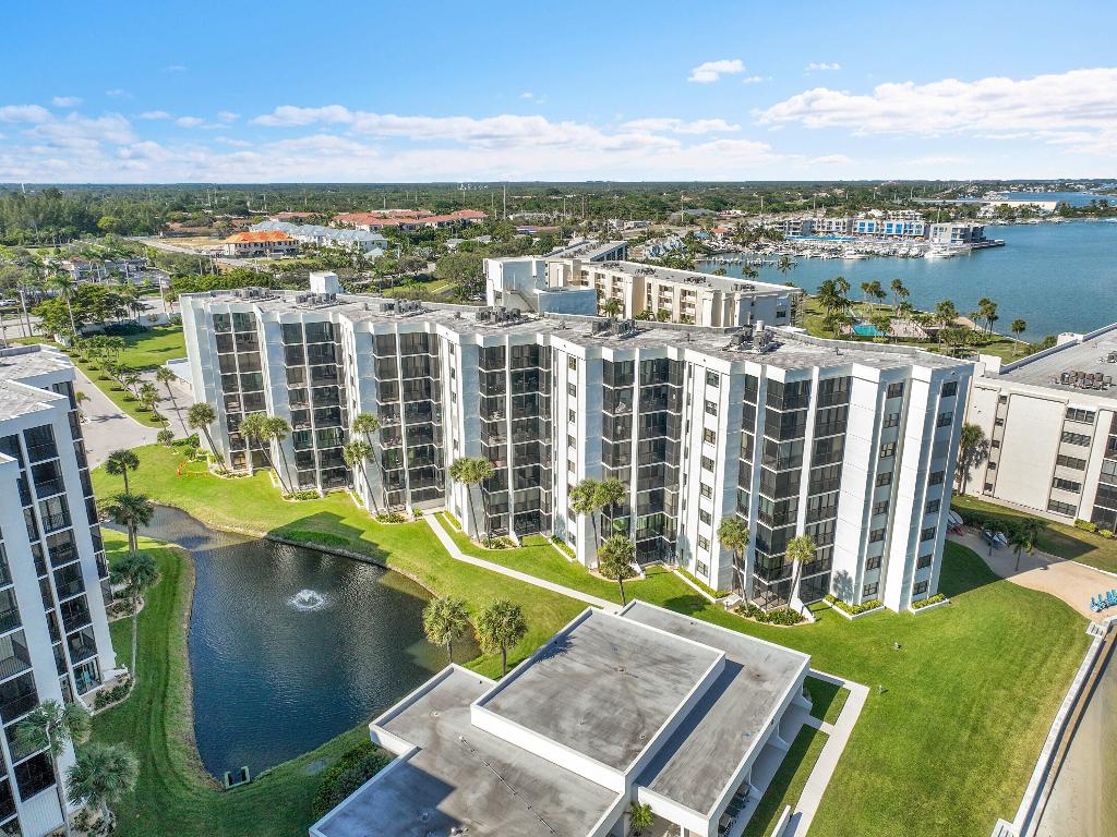 19800 Sandpointe Bay #204 Tequesta, FL 33469