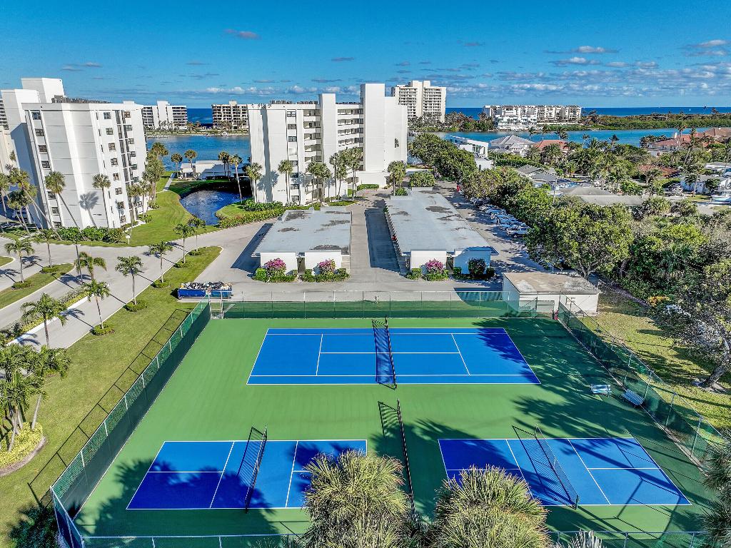 19800 Sandpointe Bay #204 Tequesta, FL 33469