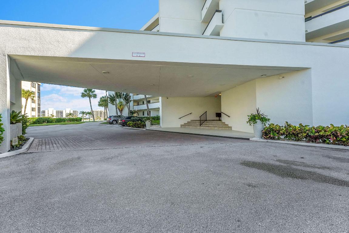 19800 Sandpointe Bay #204 Tequesta, FL 33469