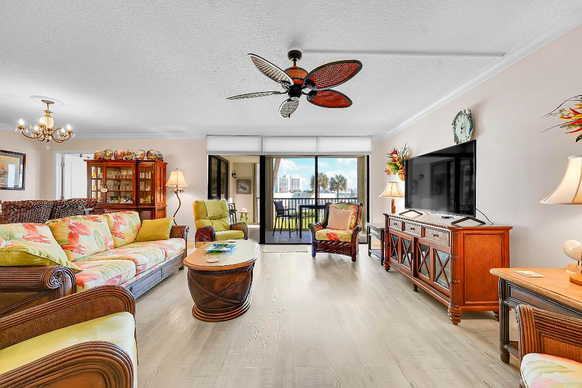 19800 Sandpointe Bay #204 Tequesta, FL 33469