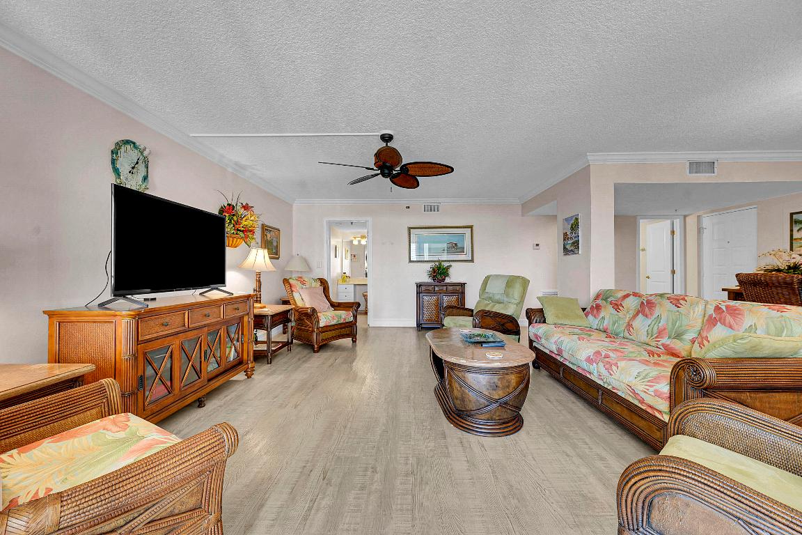 19800 Sandpointe Bay #204 Tequesta, FL 33469