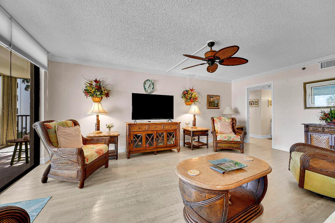 19800 Sandpointe Bay #204 Tequesta, FL 33469