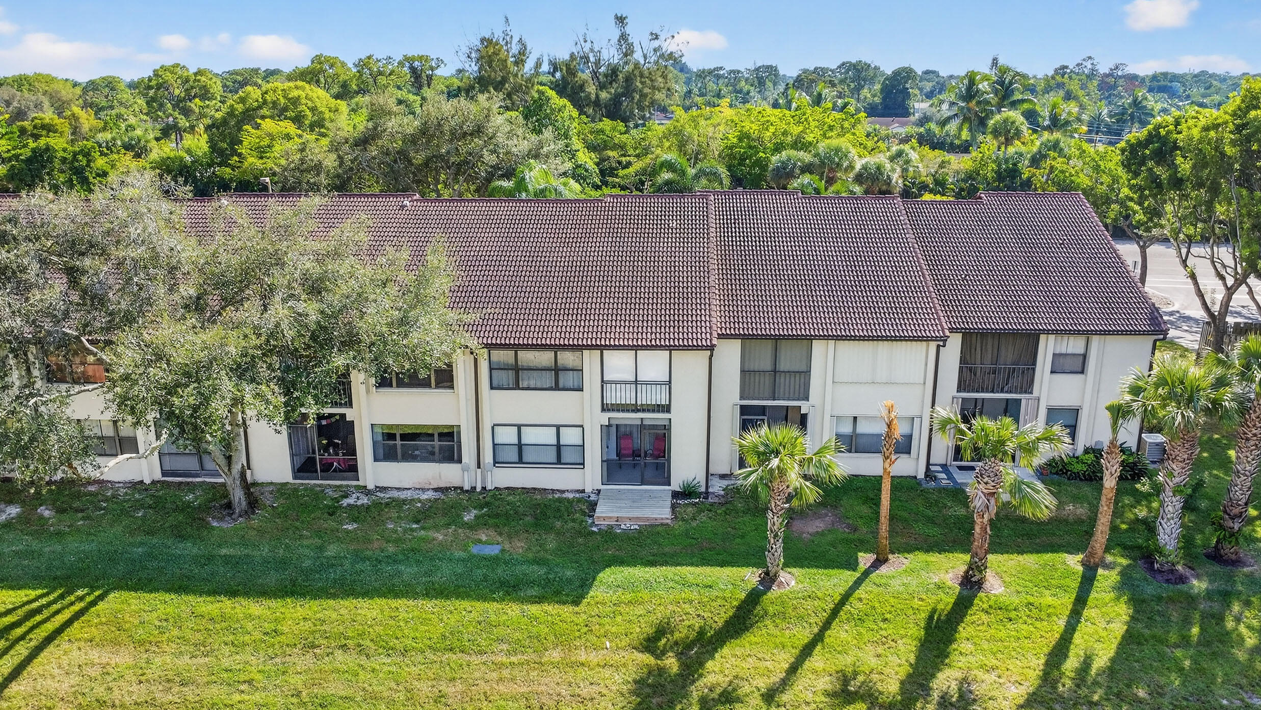 4745 Lucerne Lks #103