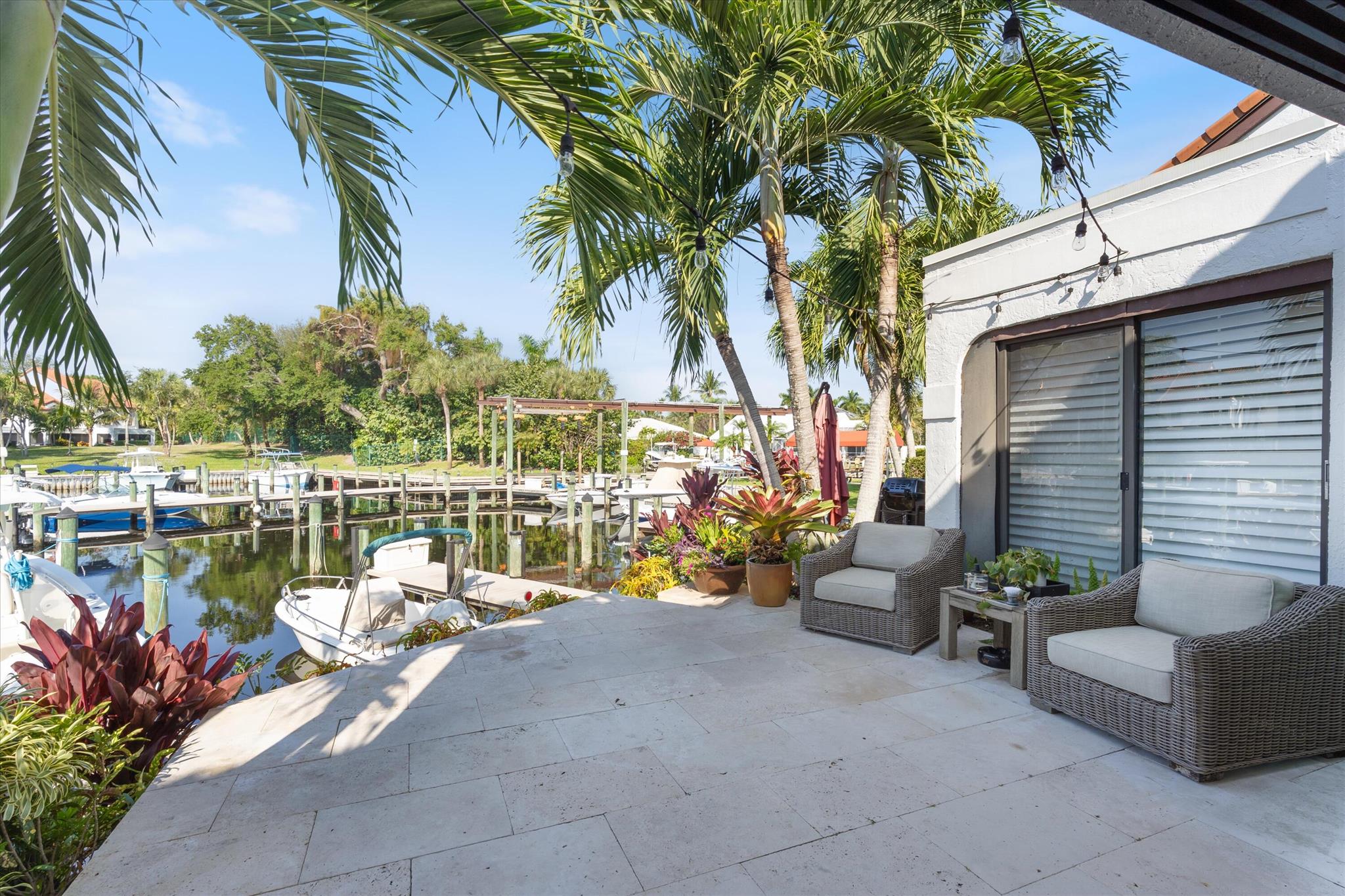 2359 Treasure Isle Dr #33 West Palm Beach, FL 33410