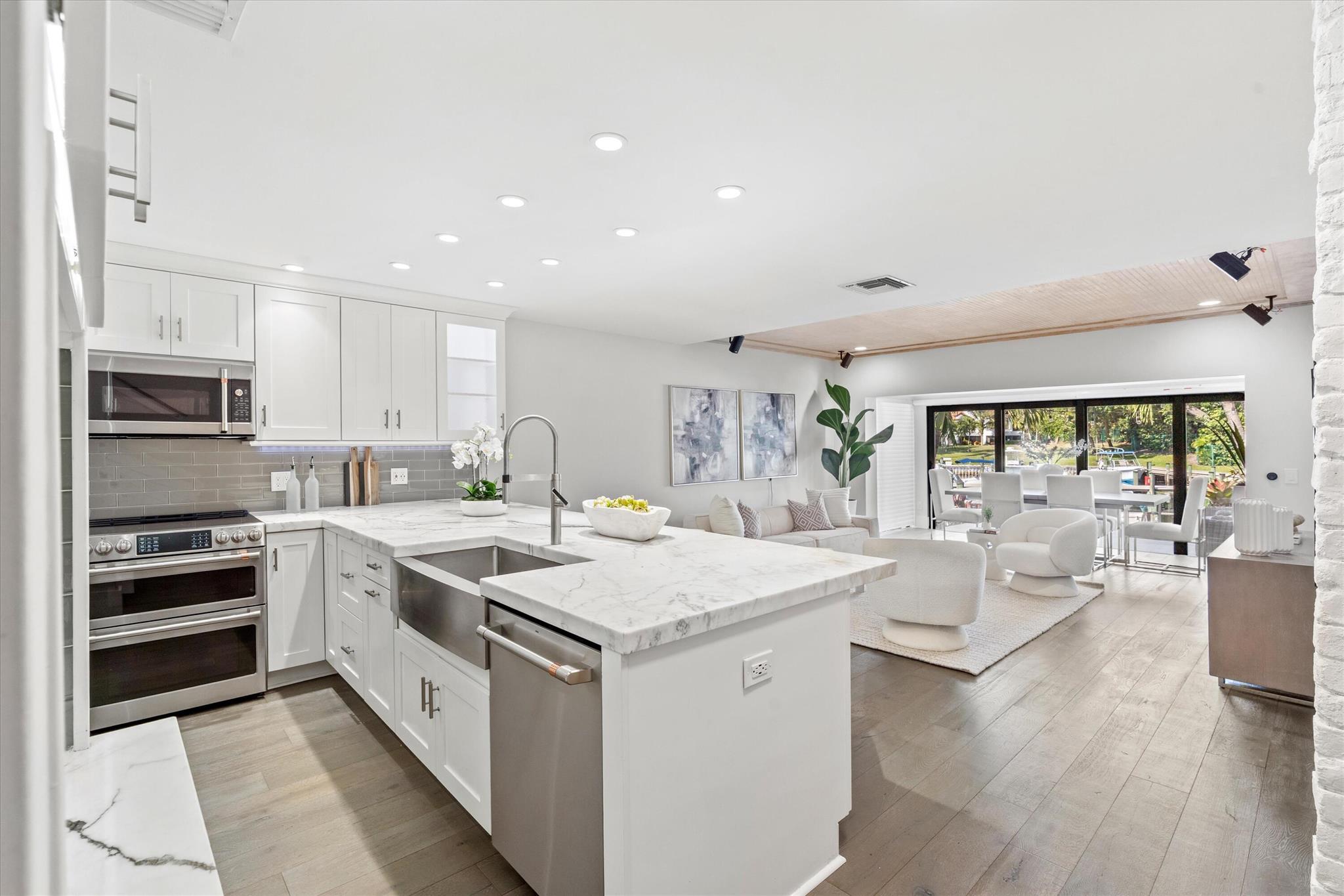 2359 Treasure Isle Dr #33 West Palm Beach, FL 33410