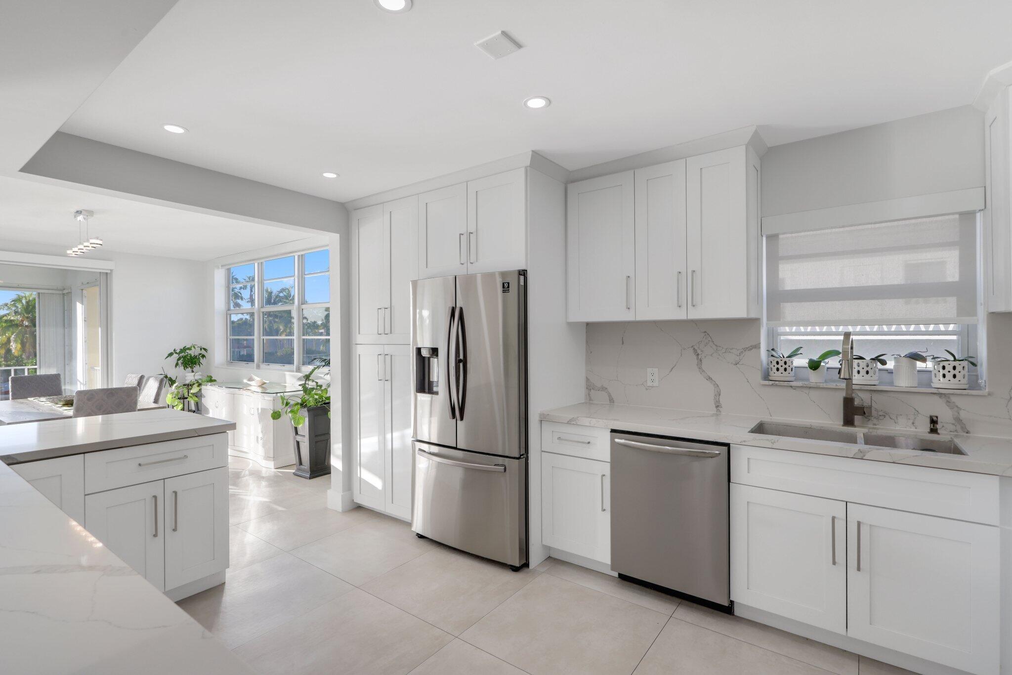 10180 W Bay Hbr Dr #2c Bay Harbor Islands, FL 33154